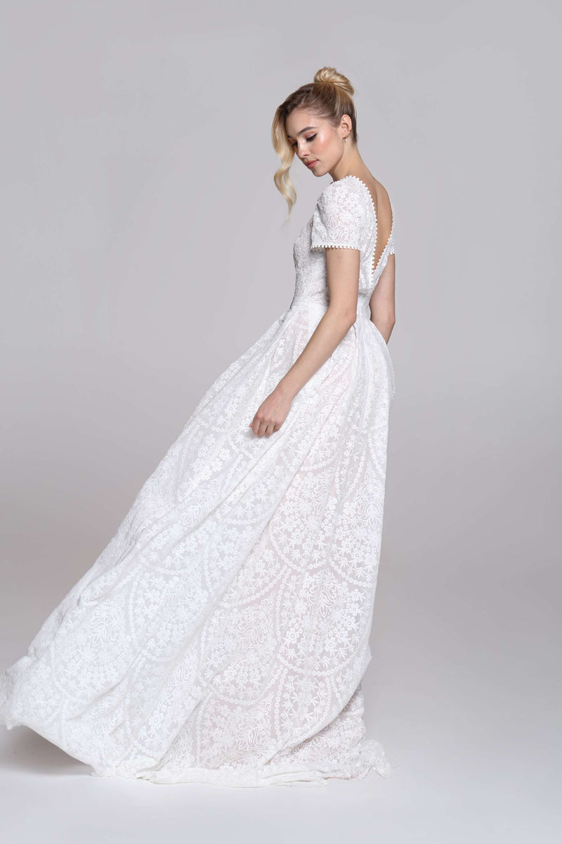 FIONA wedding dress | romantic lace with cap sleeves – SADONI BRIDAL SHOP