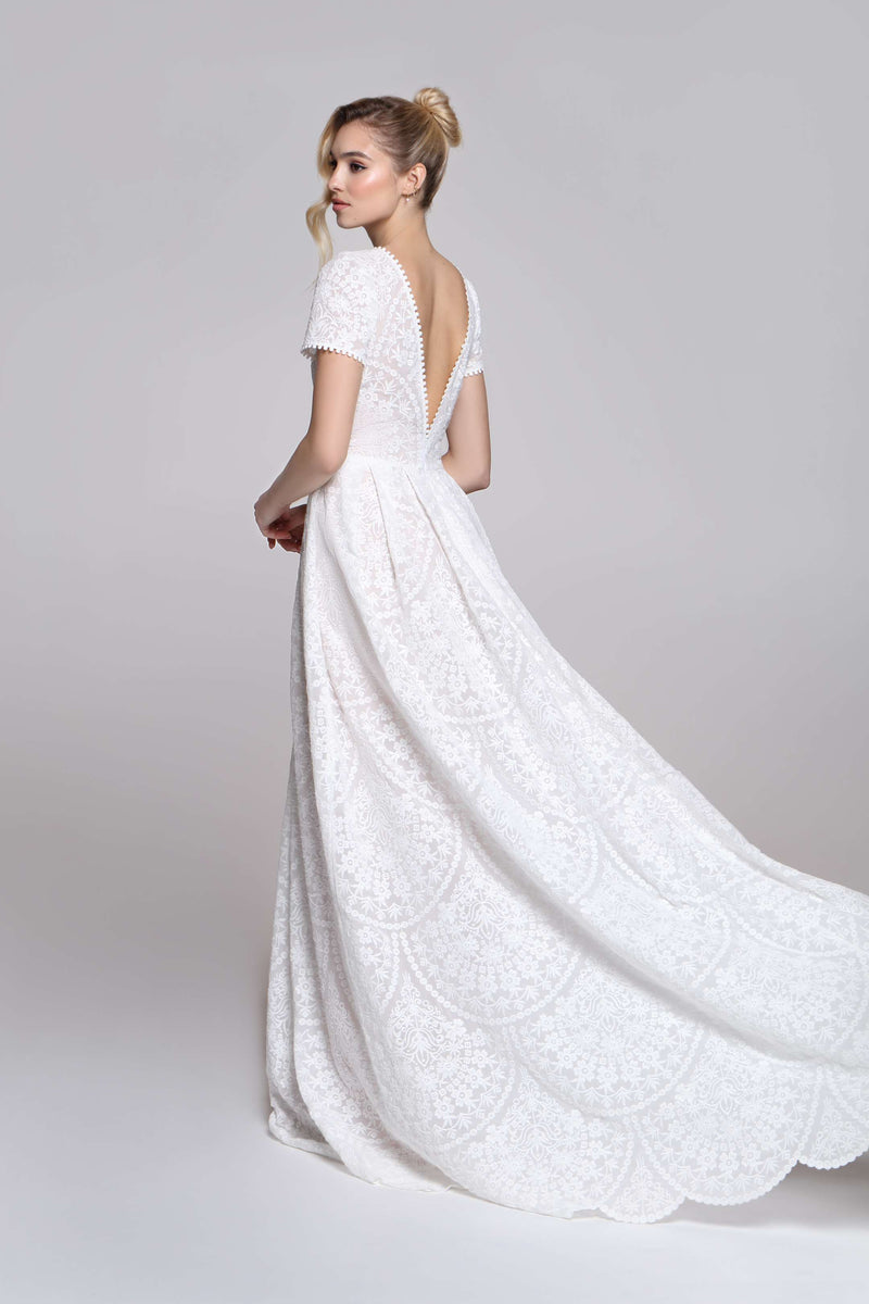 FIONA wedding dress | romantic lace with cap sleeves – SADONI BRIDAL SHOP