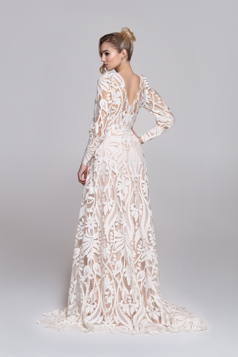 FOUNTAIN wedding dress | Unique bohemian lace with long sleeves