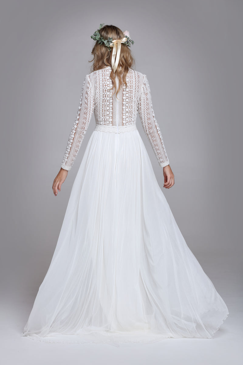 ILYSSA vintage Wedding Dress | Long Sleeves Close Bac