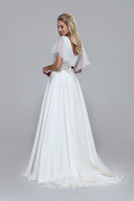 Wedding or evening skirt in polyester satin. Full circle volume.