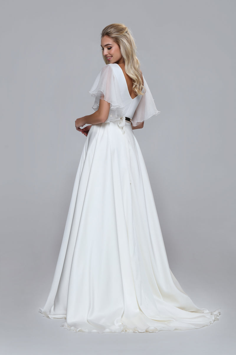 Wedding or evening skirt in polyester satin. Full circle volume.
