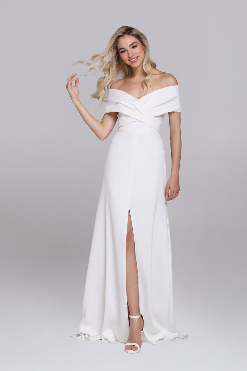 ROYAL wedding dress | off shoulder & open split SADONI BRIDAL SHOP | WEDDING DRESSES OSLO ROYAL wedding dress | off shoulder & open split SADONI BRIDAL SHOP | WEDDING DRESSES OSLO