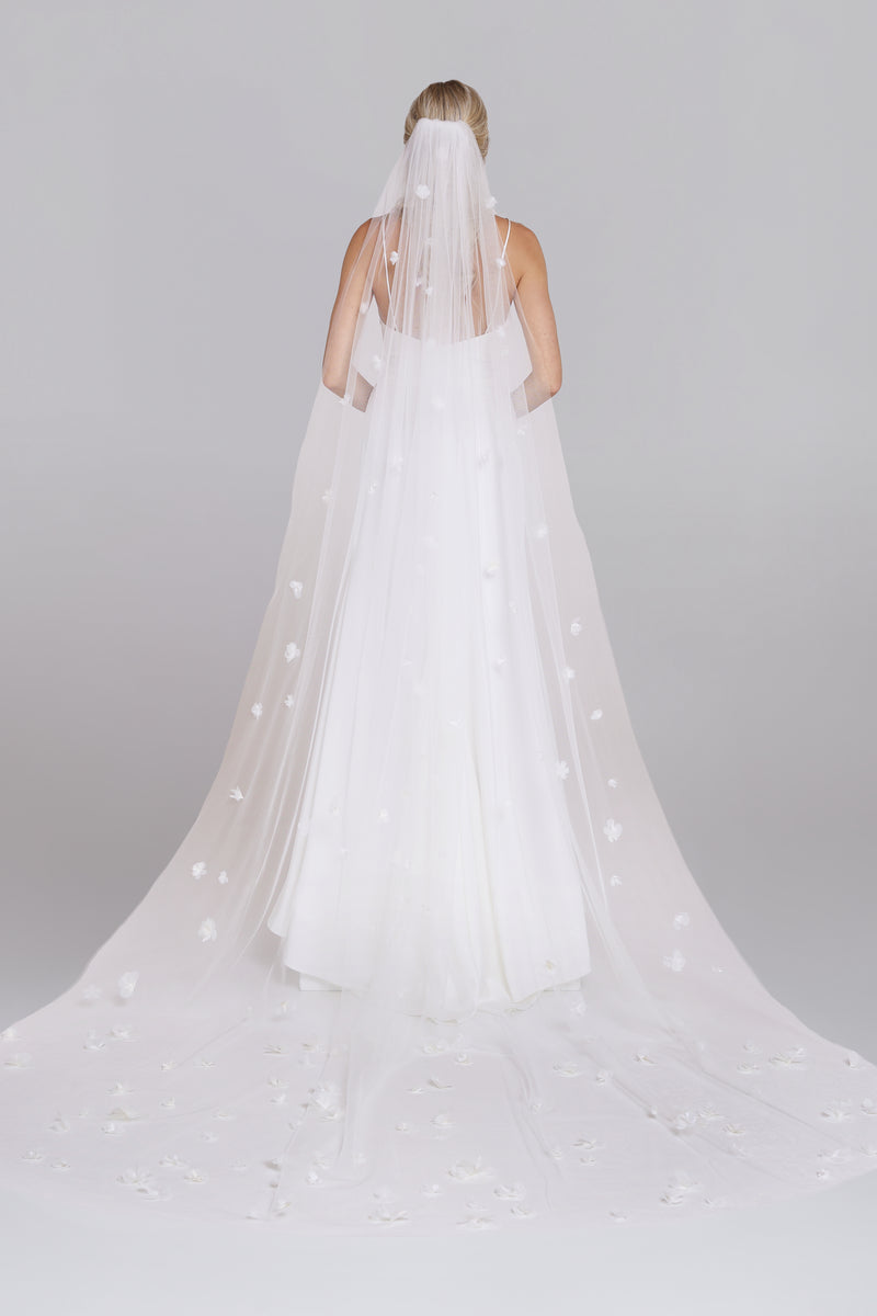 FLOW veil | flowers & pearls