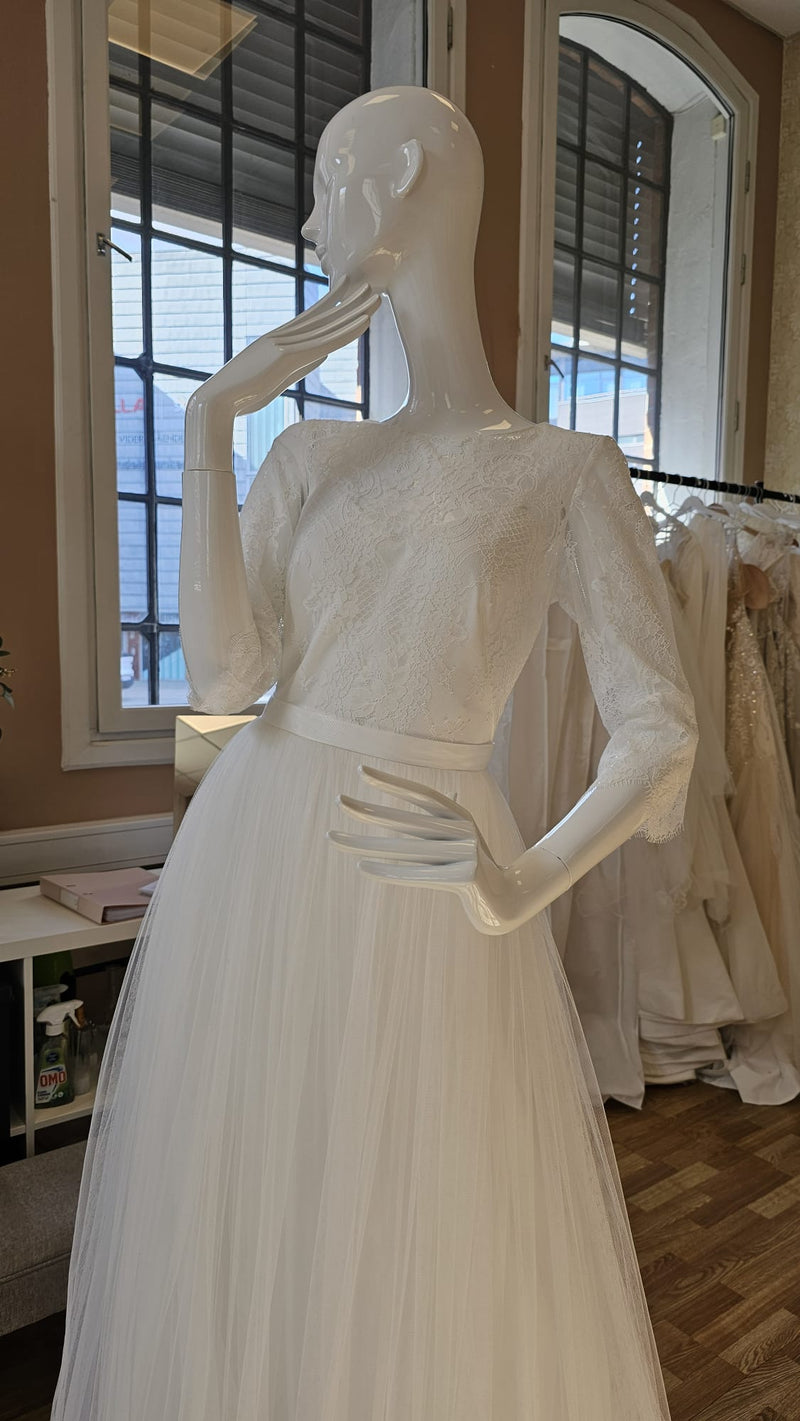 Elegant wedding dress | 3/4 sleeves