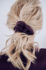 Zet of 2 - SILK hair scrunchies